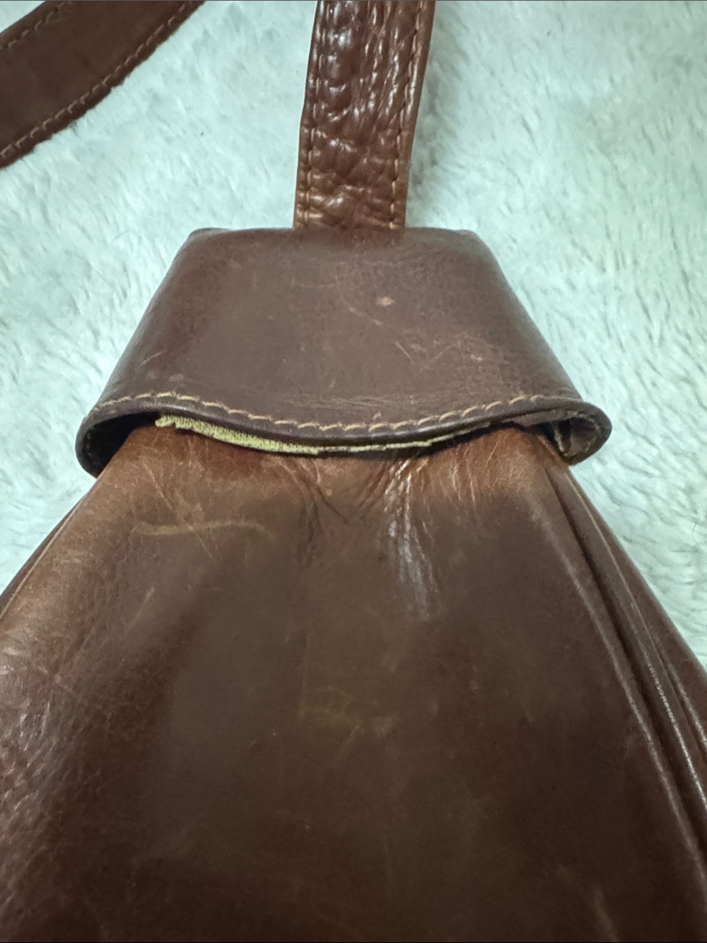 Basido | Brown Leather Sling Belt Bag - Classic Crossbody - Picture 8 of 11